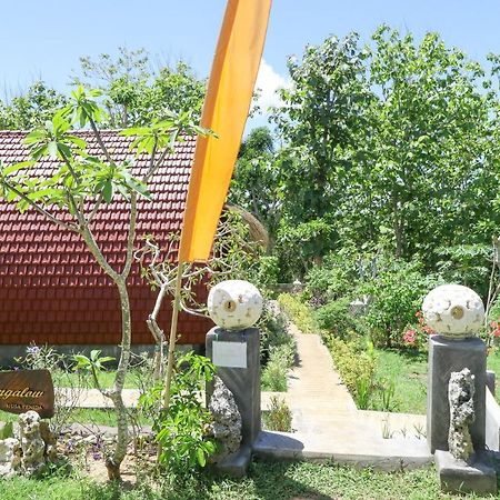 Bougainvillea Bungalow Batumadeg Exteriör bild