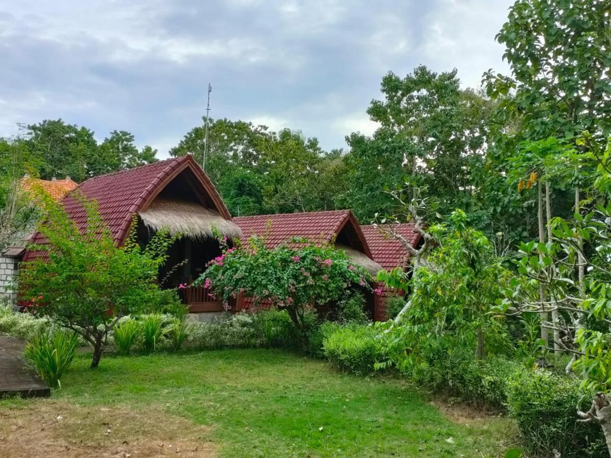 Bougainvillea Bungalow Batumadeg Exteriör bild